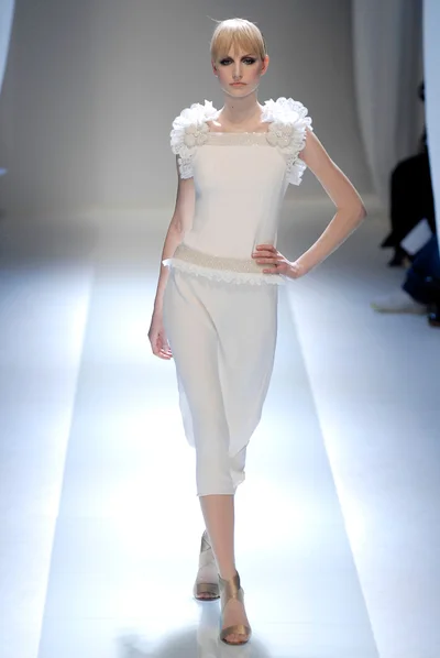 Look 13